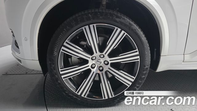 Volvo XC90 T8 Ultimate Bright Hybrid — пробег 36 476 км
