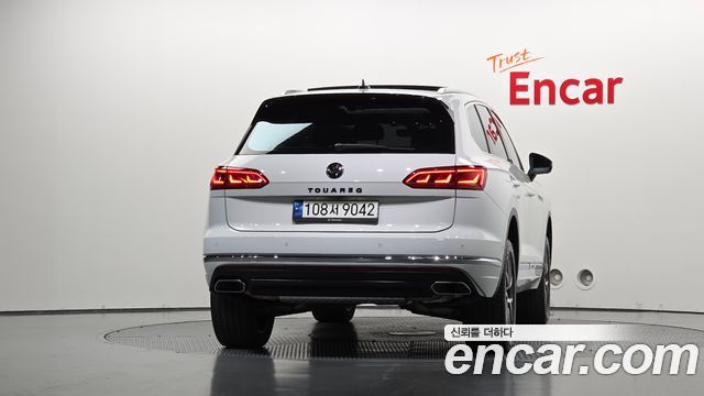 Volkswagen Touareg 3.0 TDI Prestige — пробег 60 087 км