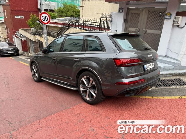 Audi Q7 55 TFSI Quattro Premium — пробег 54 000 км