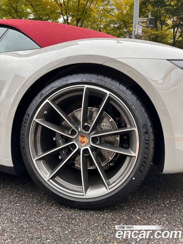 Porsche 911 Carrera 4 Cabriolet — пробег 10 369 км