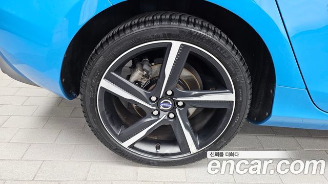 Volvo V40 из Кореи Encar