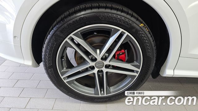 Audi SQ5 3.0 TDI Quattro — пробег 105 351 км