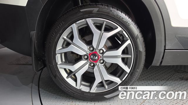 Kia Seltos из Кореи Encar