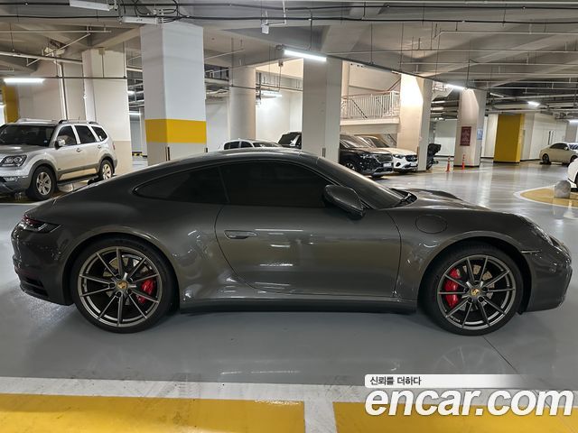 Porsche 911 Carrera 4S — пробег 18 600 км