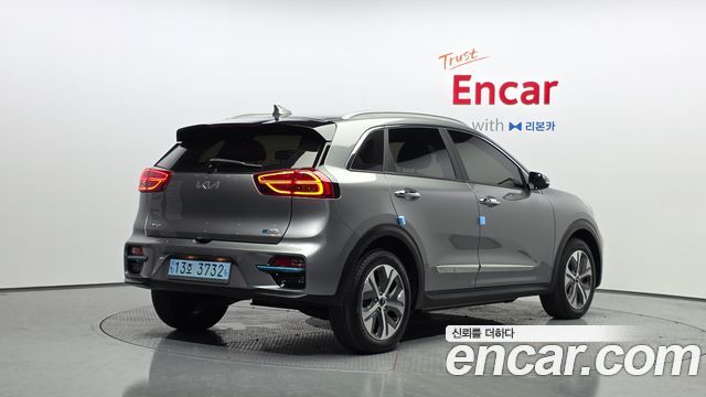Kia Niro Prestige — пробег 35 028 км — фото 2 из 5