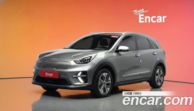Kia Niro Prestige — пробег 35 028 км — фото 1 из 5