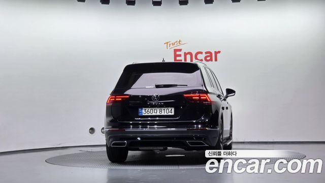 Volkswagen Tiguan 2.0 TDI Premium — пробег 70 360 км — фото 4 из 5