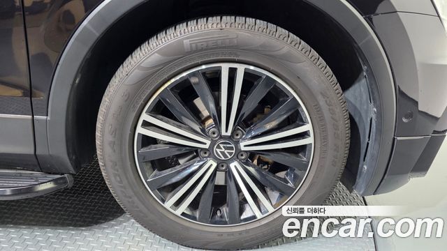 Volkswagen Tiguan 2.0 TDI Premium — пробег 70 360 км — фото 5 из 5