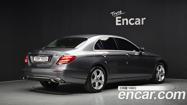 Mercedes-Benz E-Class из Кореи Encar