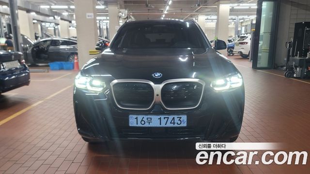 BMW iX3 M Sports — пробег 13 550 км — фото 4 из 5