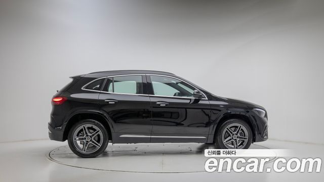 Mercedes-Benz GLA-Class GLA250 4MATIC — пробег 12 533 км