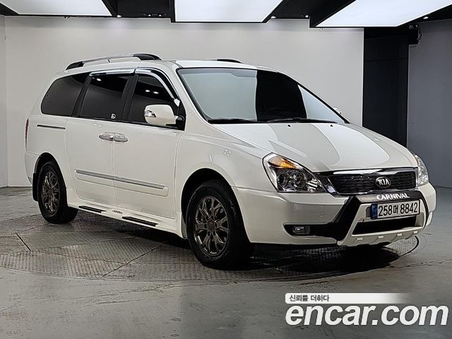 Kia Carnival Grand Carnival GLX Deluxe — пробег 166 658 км — фото 2 из 5