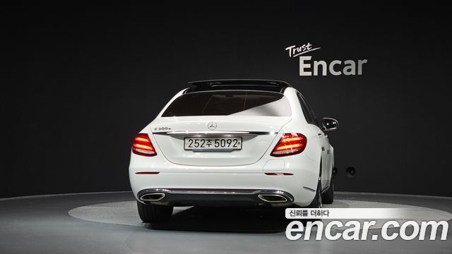 Mercedes-Benz E-Class из Кореи Encar