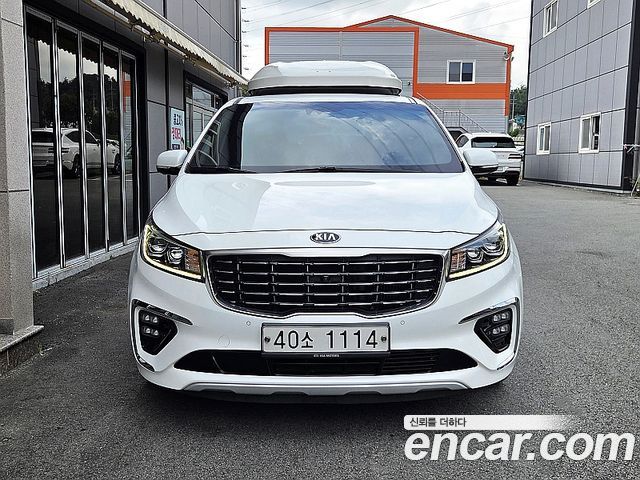 Kia Carnival 9-Seater Noblesse Special — пробег 145 910 км — фото 2 из 5
