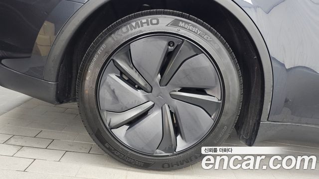 Tesla Model Y Premium Long Range AWD — пробег 8 532 км — фото 5 из 5