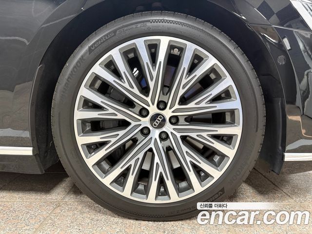Audi A8 60 TFSI Quattro LWB — пробег 57 000 км — фото 5 из 5