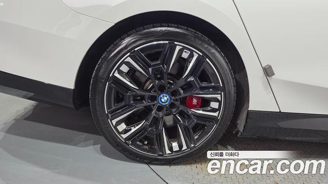 BMW i5 M60 xDrive — пробег 41 387 км — фото 5 из 5