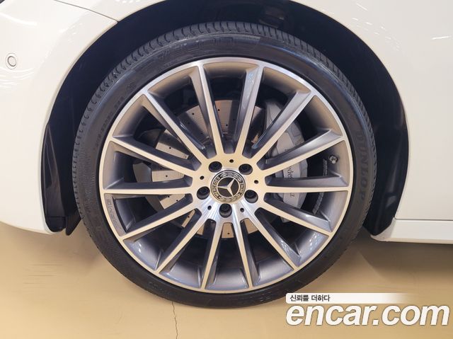 Mercedes-Benz E-Class E350 4MATIC AMG Line — пробег 61 600 км — фото 5 из 5