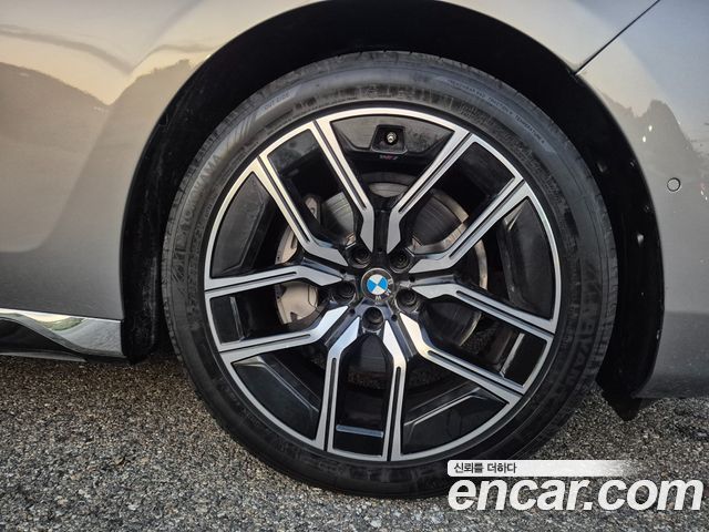BMW 7-Series 740d xDrive M Sport — пробег 12 000 км — фото 5 из 5