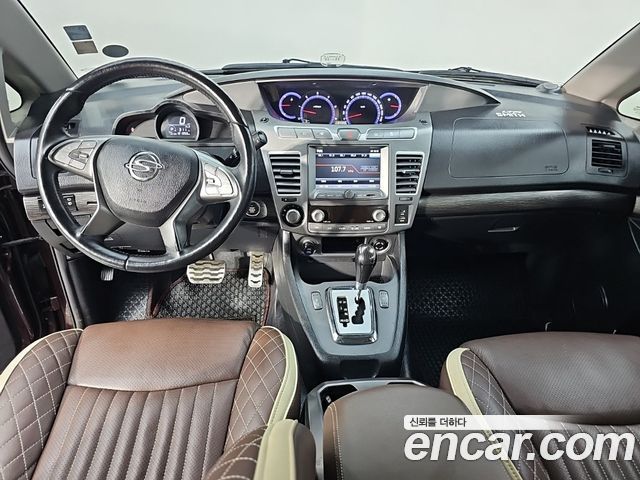 Ssangyong KORANDO 4WD TX 9-seater — пробег 121 000 км — фото 5 из 5