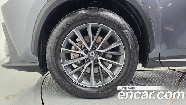 Lexus NX Premium — пробег 86 865 км — фото 5 из 5