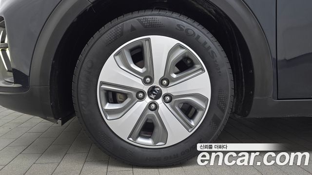Kia Niro 1.6 HEV Luxury — пробег 85 921 км — фото 5 из 5
