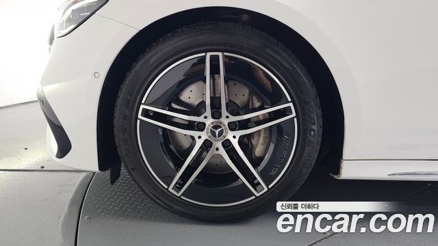 Mercedes-Benz E-Class E300 4MATIC AMG Line — пробег 68 970 км — фото 5 из 5