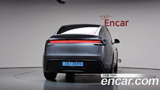 Tesla Model Y Premium Long Range AWD — пробег 10 км — фото 4 из 5