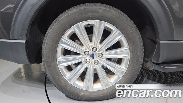 Ford Explorer 2.3 LimIted 4WD — пробег 71 229 км — фото 5 из 5