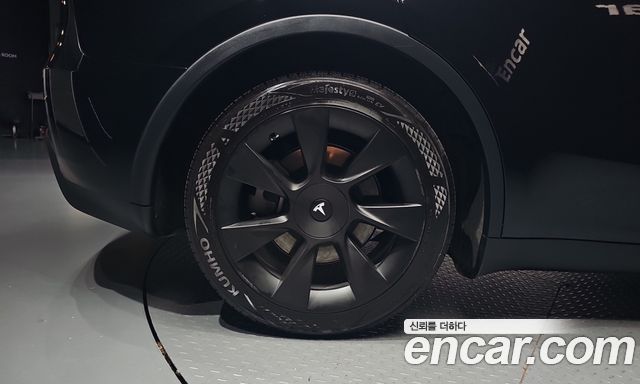 Tesla Model Y RWD — пробег 32 326 км — фото 5 из 5