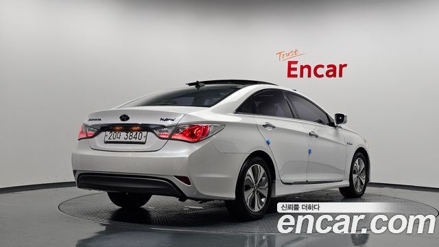 Hyundai Sonata 2.0 Premium — пробег 126 905 км — фото 2 из 5