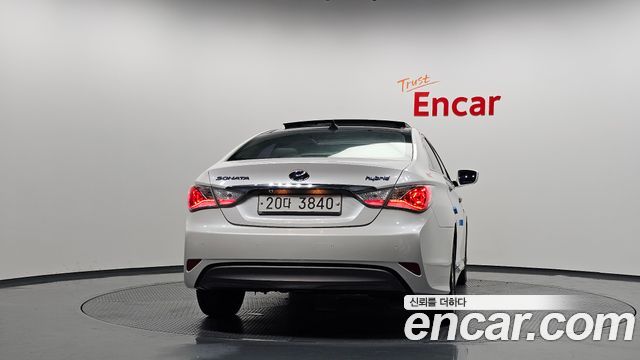 Hyundai Sonata 2.0 Premium — пробег 126 905 км — фото 4 из 5