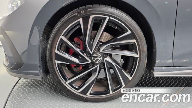 Volkswagen Golf 2.0 GTI — пробег 13 857 км — фото 5 из 5