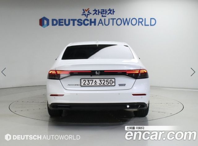 Honda Accord 2.0 Hybrid Touring — пробег 22 986 км — фото 4 из 5