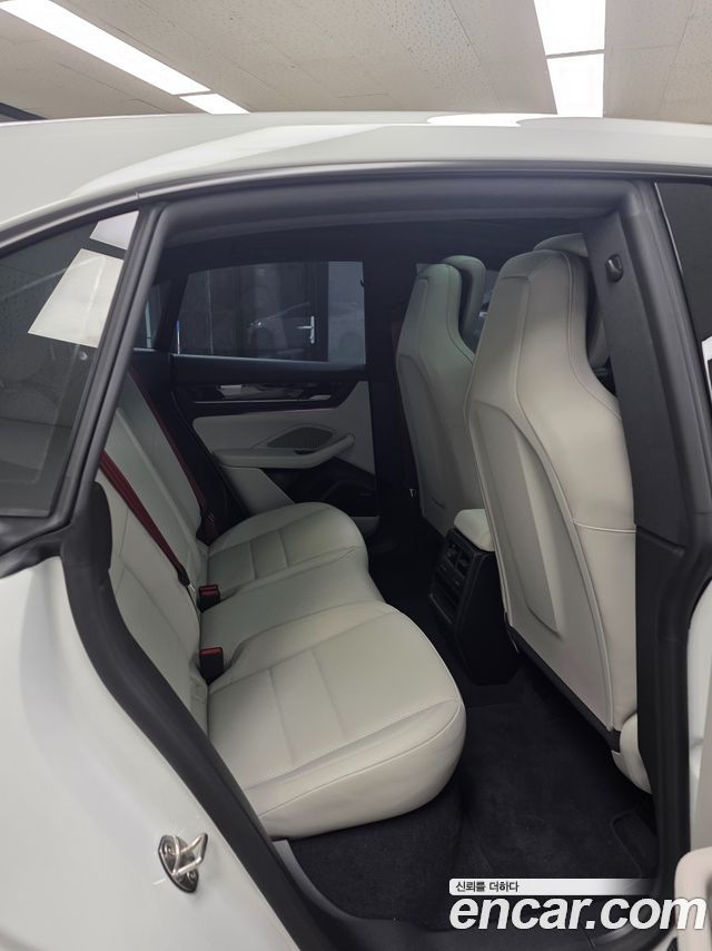 Porsche Macan Base 4 — пробег 19 000 км — фото 5 из 5