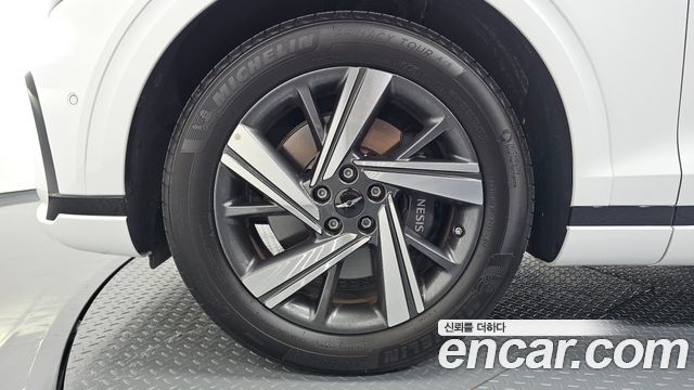 Genesis GV70 из Кореи Encar