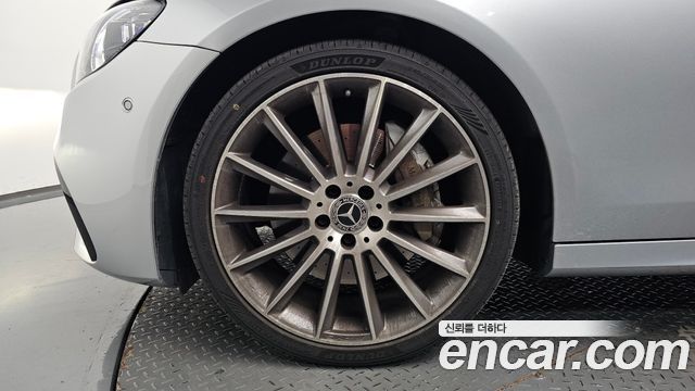 Mercedes-Benz E-Class E350 4MATIC AMG Line — пробег 73 641 км — фото 5 из 5