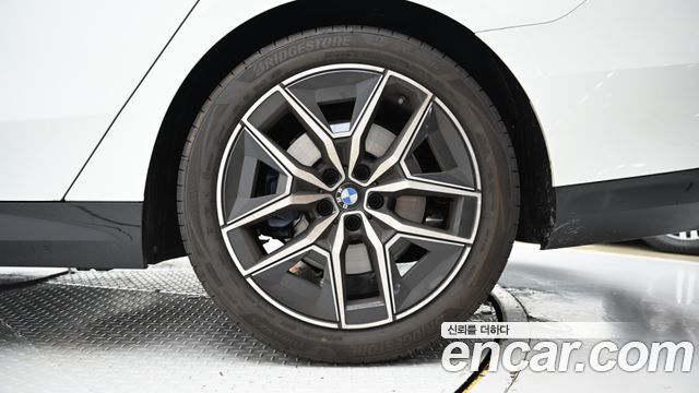 BMW 5-Series 523d xDrive M Sport — пробег 5 081 км — фото 5 из 5