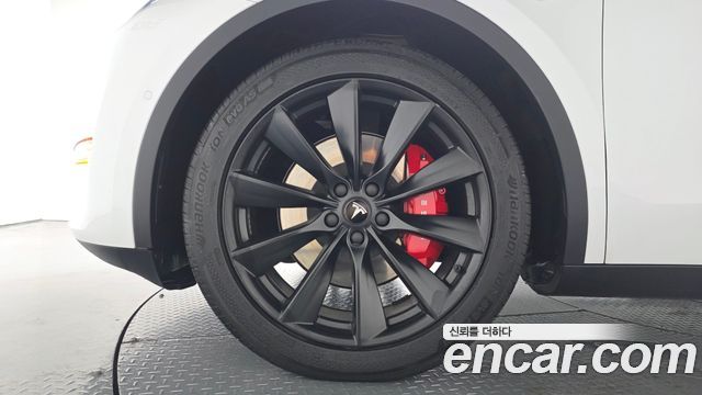 Tesla Model Y Long Range AWD — пробег 97 086 км — фото 5 из 5