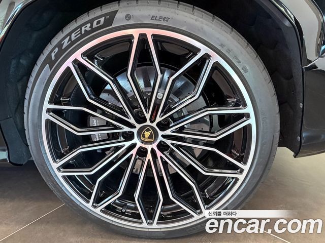 Lamborghini Urus 4.0 V8 SE — пробег 3 583 км — фото 5 из 5