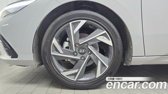 Hyundai AVANTE 1.6 Inspiration — пробег 14 904 км — фото 5 из 5