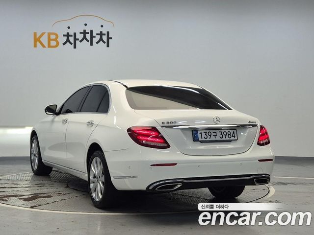 Mercedes-Benz E-Class E300 4MATIC Exclusive — пробег 47 040 км — фото 2 из 5
