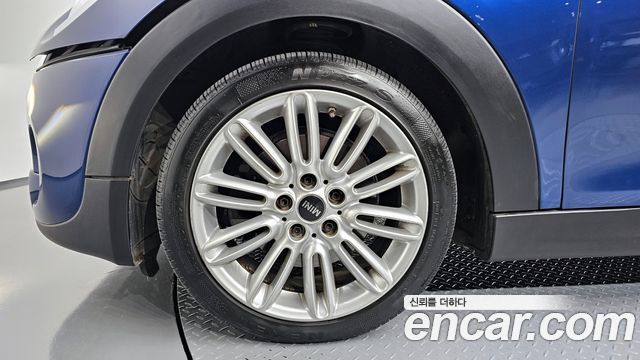 Mini Cooper 5Door Standard 3rd — пробег 129 069 км