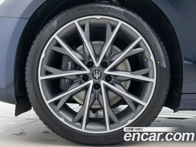 Maserati Ghibli из Кореи Encar