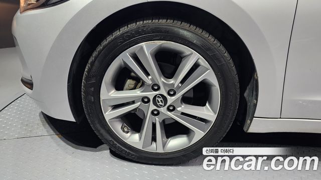 Hyundai AVANTE 1.6 GDI Value Plus — пробег 129 898 км
