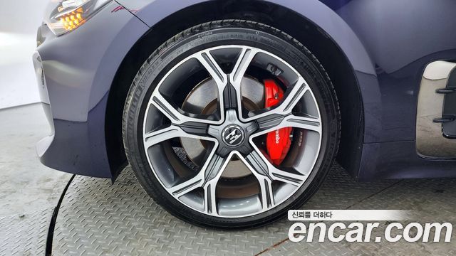 Kia Stinger 2.0 Turbo 2WD Platinum — пробег 72 100 км