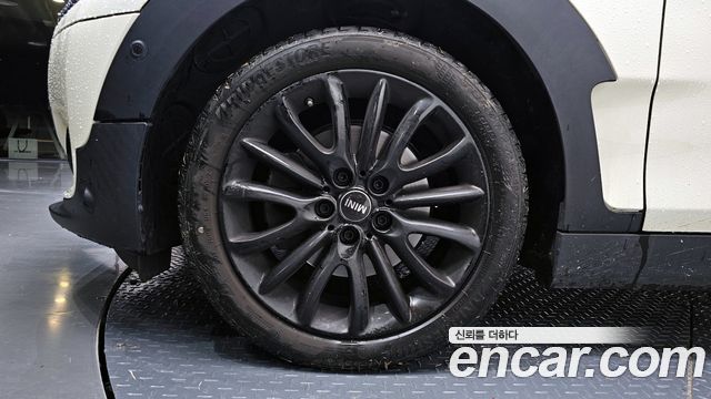 Mini Clubman High 2nd — пробег 17 569 км