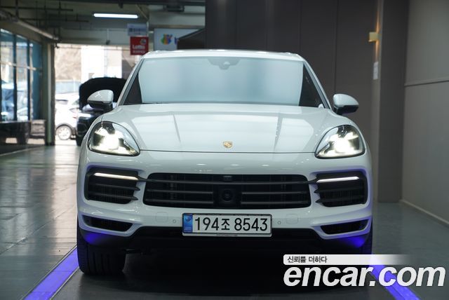 Porsche Cayenne 3.0 E-Hybrid — пробег 17 063 км — фото 3 из 5