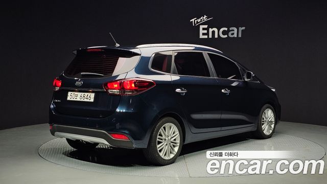 Kia Carens из Кореи Encar