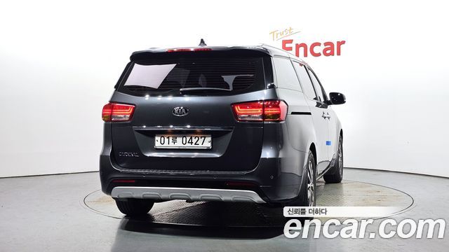 Kia Carnival 9-seater Luxury — пробег 126 120 км — фото 4 из 5
